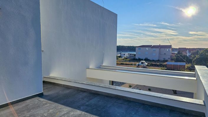 Image No.21-3 Bed Property for sale