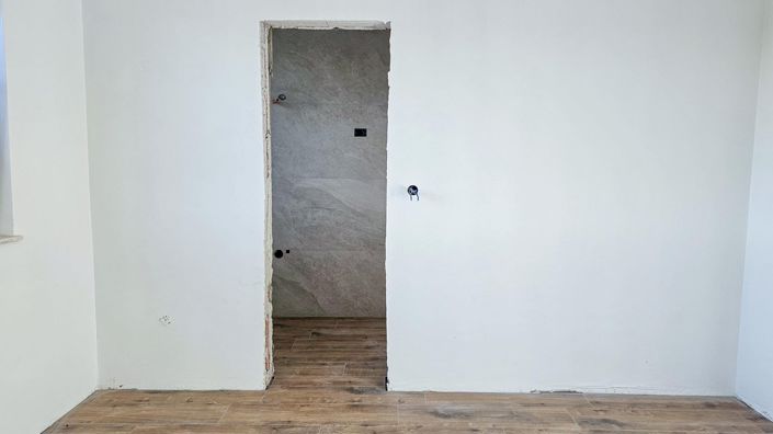 Image No.24-3 Bed Property for sale