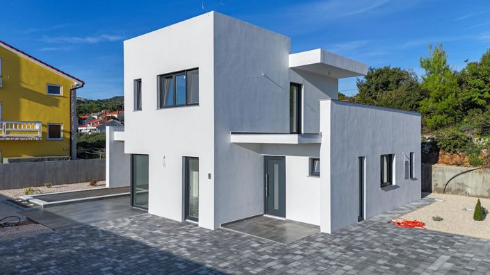 Image No.5-3 Bed Property for sale