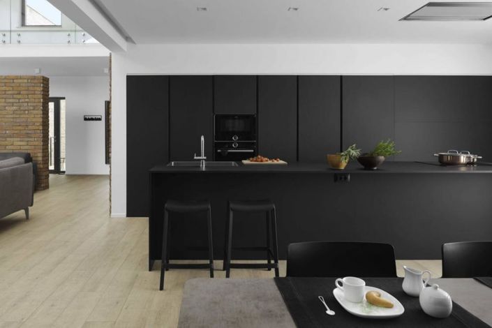 Image No.12-4 Bed Property for sale