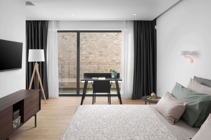 Image No.24-4 Bed Property for sale