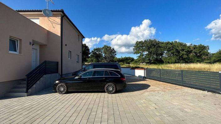 Image No.16-3 Bed Property for sale