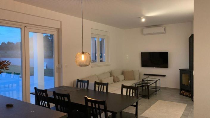 Image No.18-3 Bed Property for sale