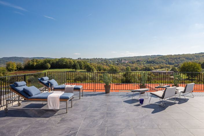 Image No.15-4 Bed Property for sale