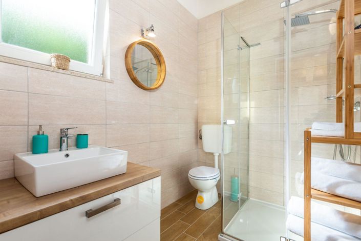 Image No.15-9 Bed Property for sale