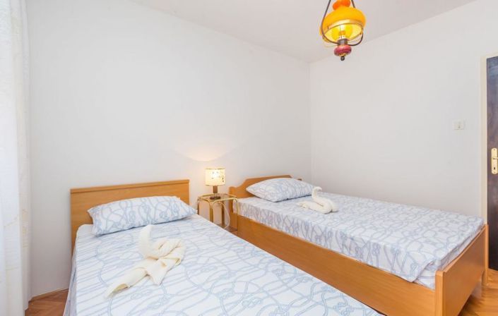 Image No.18-3 Bed Property for sale