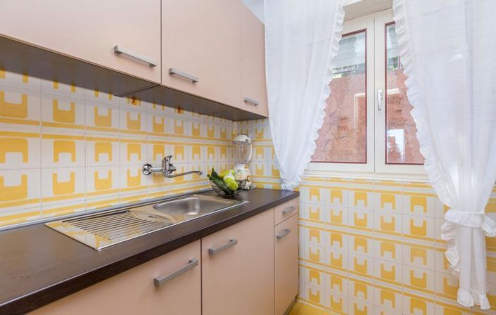 Image No.19-3 Bed Property for sale