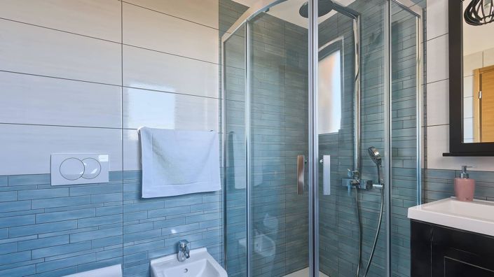 Image No.18-4 Bed Property for sale