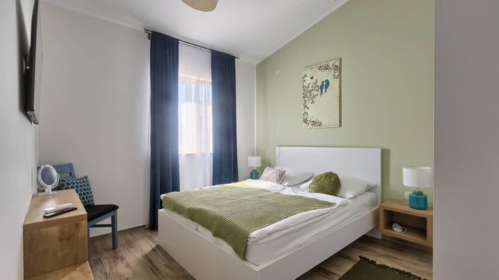 Image No.25-4 Bed Property for sale