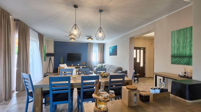 Image No.6-4 Bed Property for sale