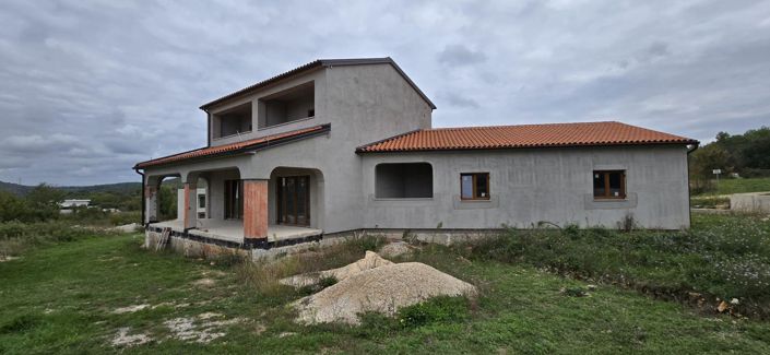 Image No.13-4 Bed Property for sale