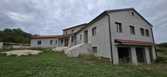 Image No.8-4 Bed Property for sale