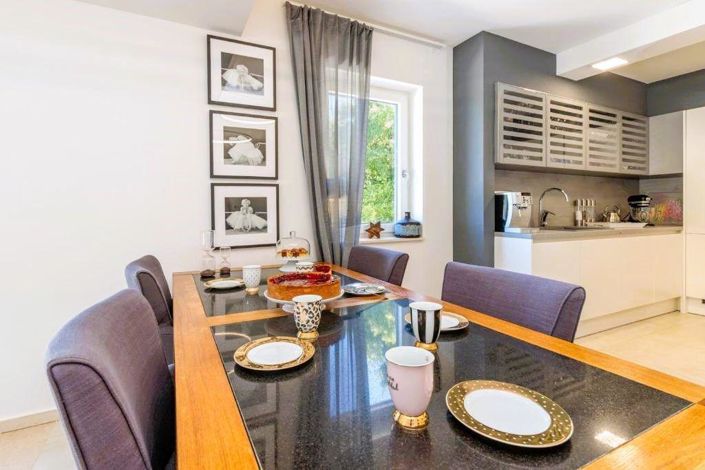 Image No.13-4 Bed Property for sale