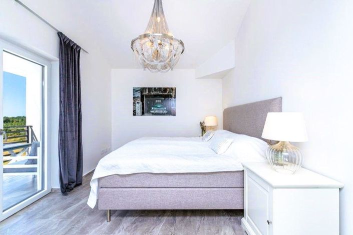 Image No.20-4 Bed Property for sale