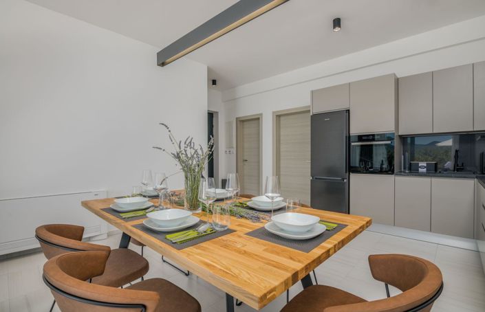 Image No.12-3 Bed Property for sale