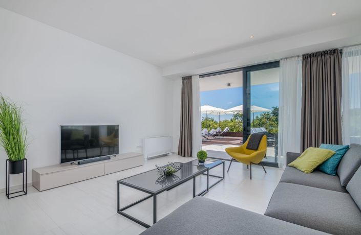 Image No.17-3 Bed Property for sale