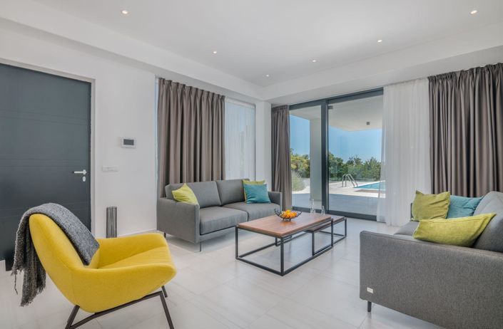 Image No.15-3 Bed Property for sale