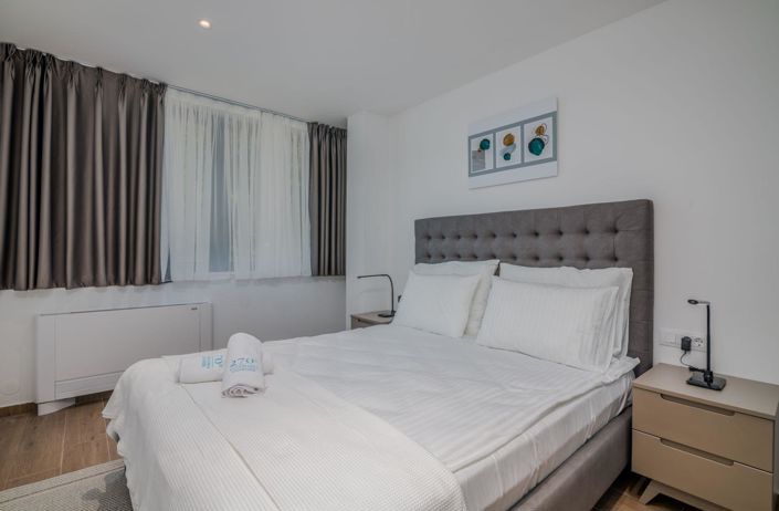 Image No.25-3 Bed Property for sale