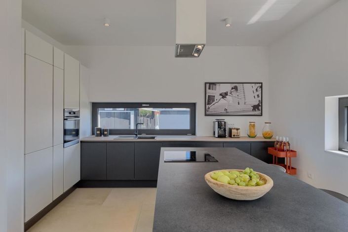 Image No.13-3 Bed Property for sale