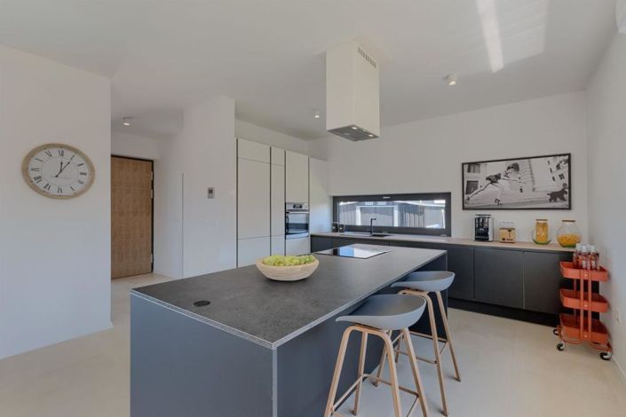 Image No.14-3 Bed Property for sale