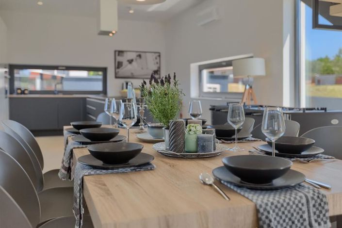 Image No.18-3 Bed Property for sale