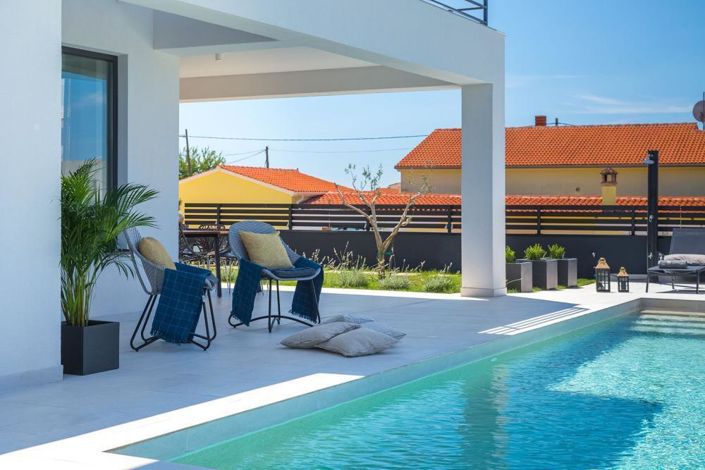 Image No.20-3 Bed Property for sale