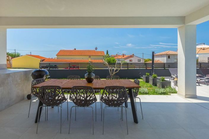 Image No.23-3 Bed Property for sale