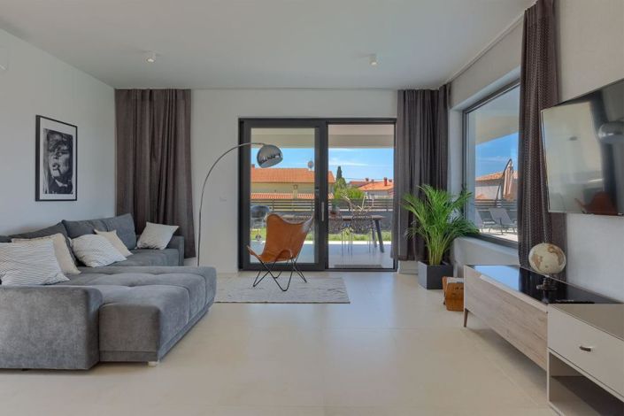 Image No.6-3 Bed Property for sale