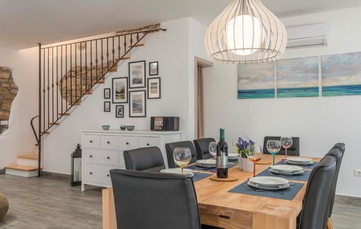 Image No.13-6 Bed Property for sale