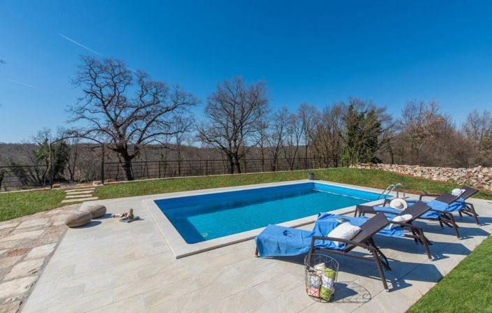 Image No.6-6 Bed Property for sale