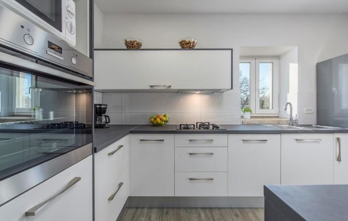 Image No.15-3 Bed Property for sale