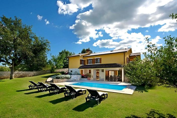 Image No.1-4 Bed Property for sale