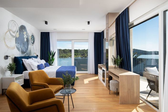 Image No.19-5 Bed Property for sale