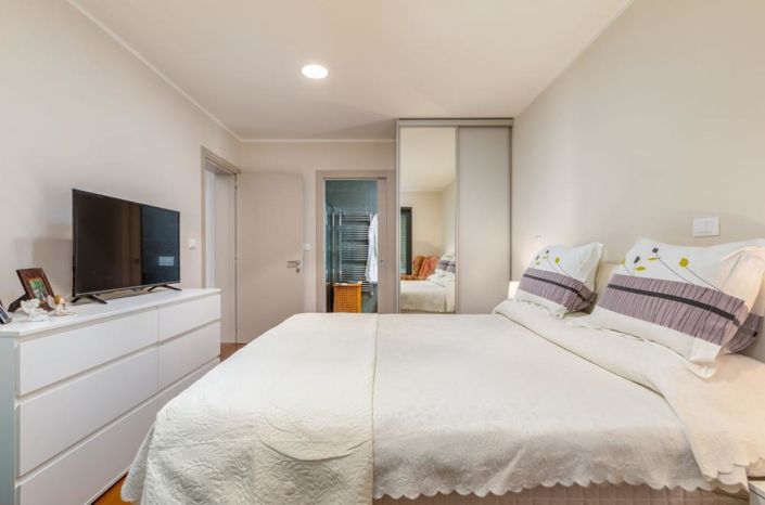 Image No.15-5 Bed Property for sale