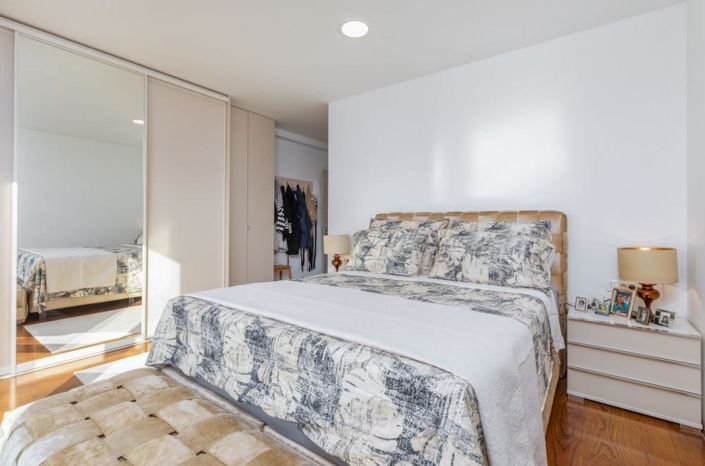 Image No.24-5 Bed Property for sale