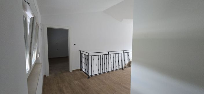 Image No.16-3 Bed Property for sale