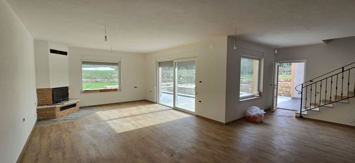 Image No.8-3 Bed Property for sale