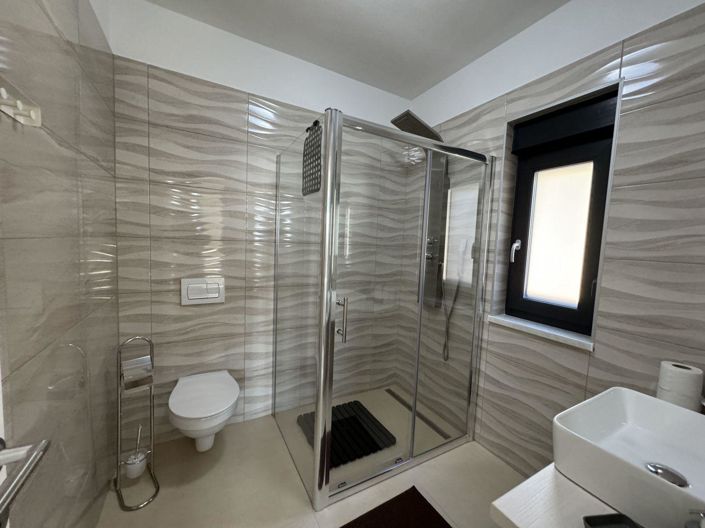 Image No.15-4 Bed Property for sale