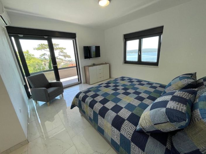 Image No.17-4 Bed Property for sale