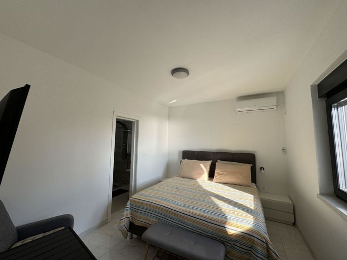 Image No.19-4 Bed Property for sale