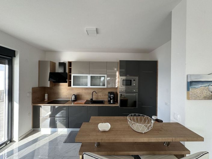 Image No.9-4 Bed Property for sale