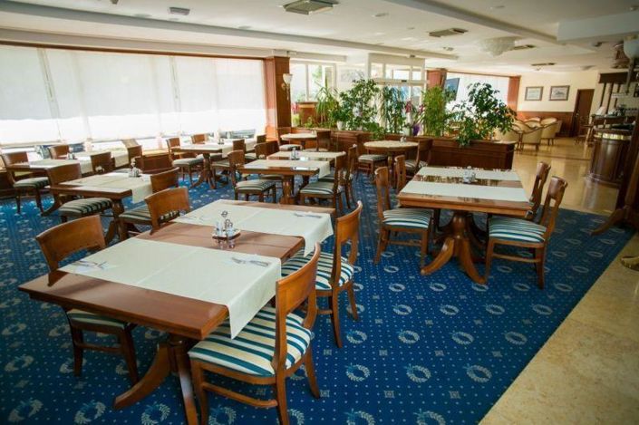 Image No.15-52 Bed Property for sale