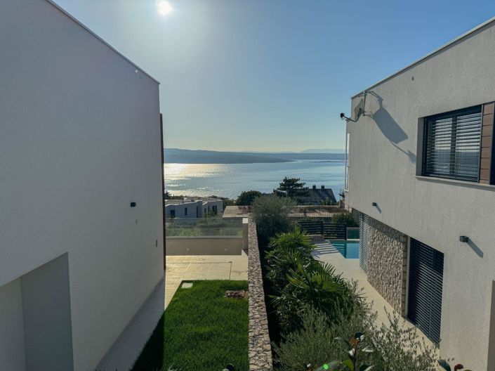 Image No.18-5 Bed Property for sale