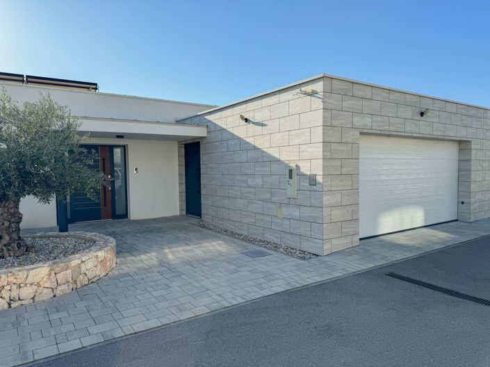 Image No.21-5 Bed Property for sale