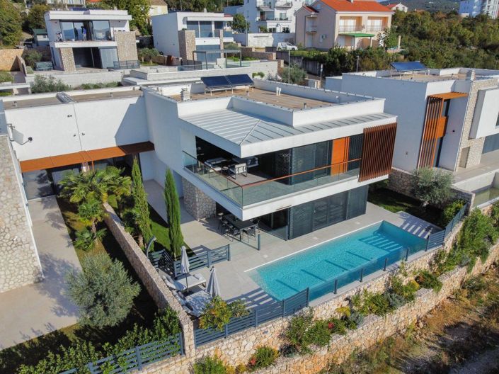 Image No.5-5 Bed Property for sale