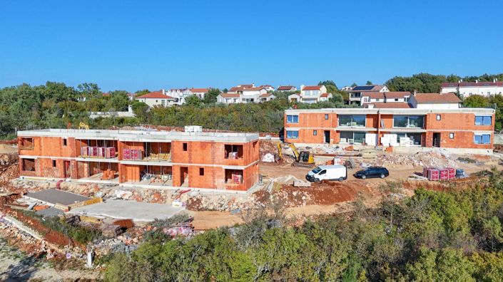 Image No.1-4 Bed Property for sale