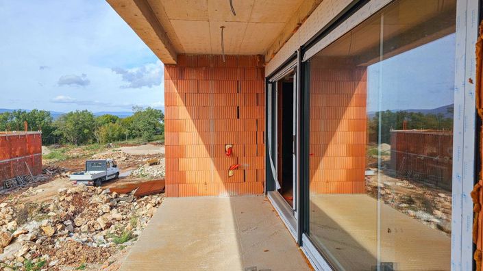 Image No.12-4 Bed Property for sale