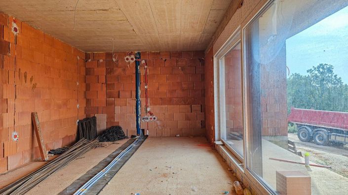 Image No.15-4 Bed Property for sale