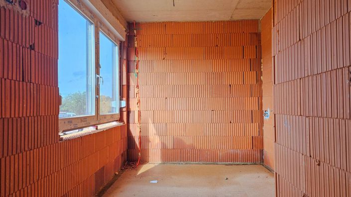 Image No.8-4 Bed Property for sale