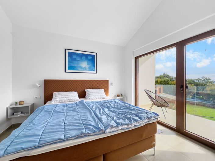 Image No.19-2 Bed Property for sale